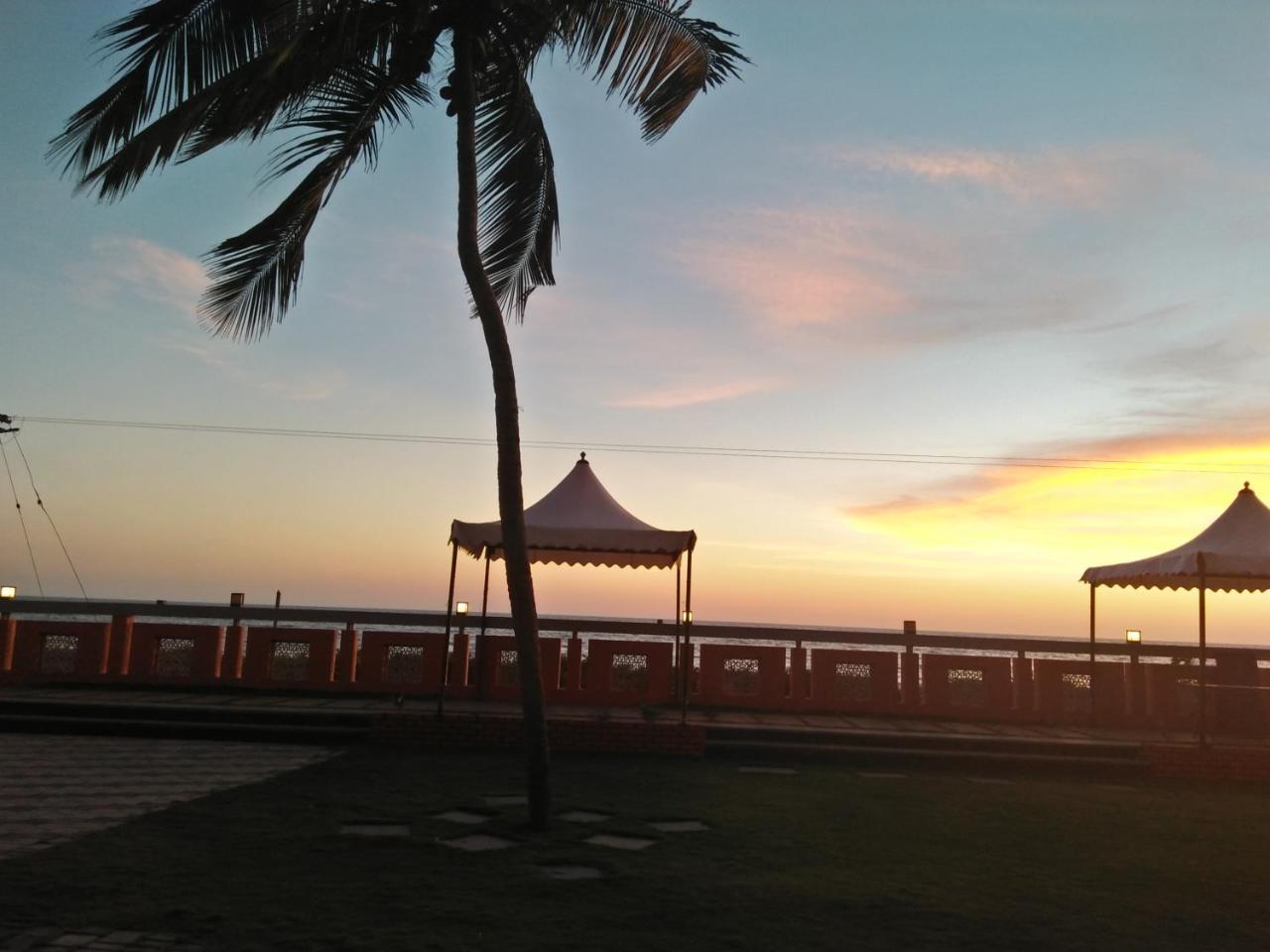 Marmara Beach House Hotel Kannur Buitenkant foto